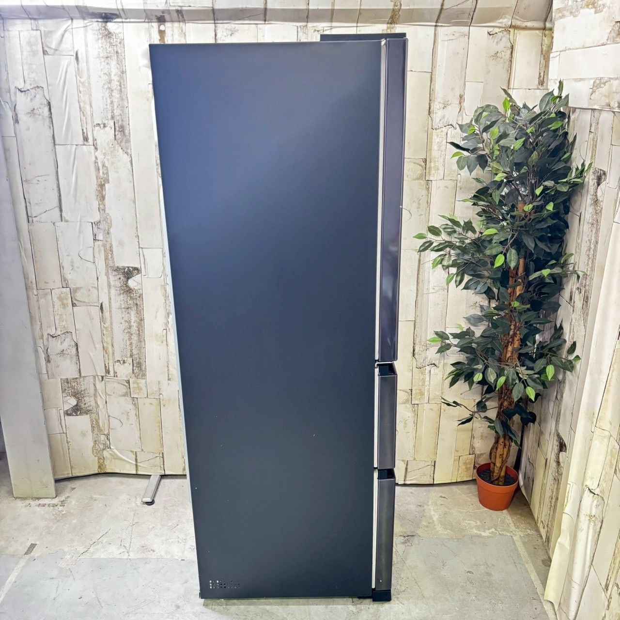 日立 HITACHI ノンフロン冷凍庫 R-V32RVL K 2022年製】HITACHI 日立 R