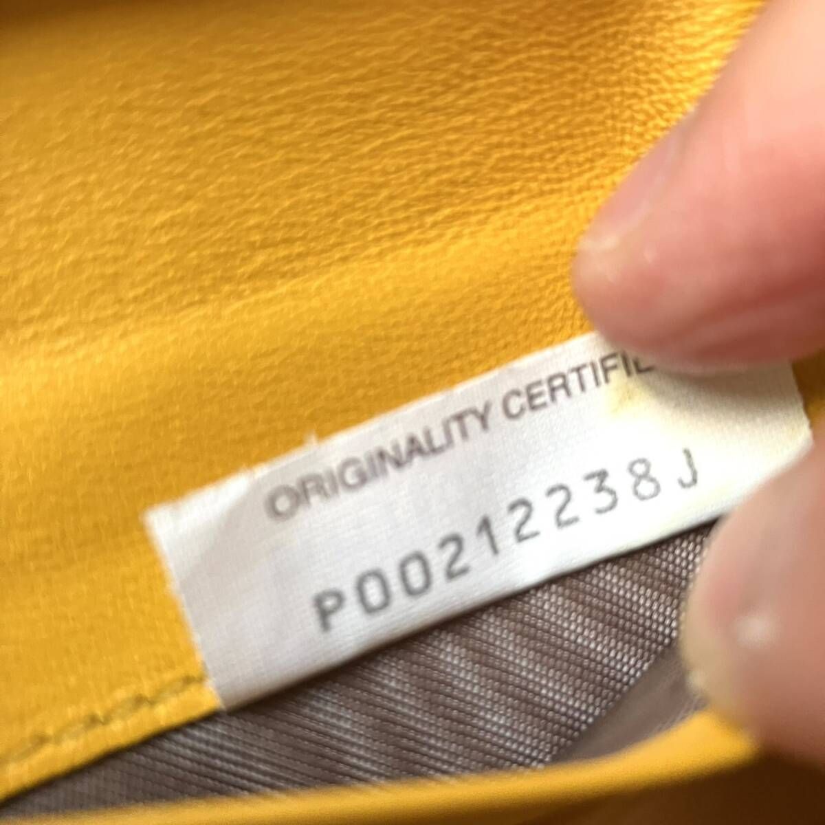 ボッテガヴェネタ BOTTEGA VENETA 二つ折り財布財布 イエロー - メルカリ