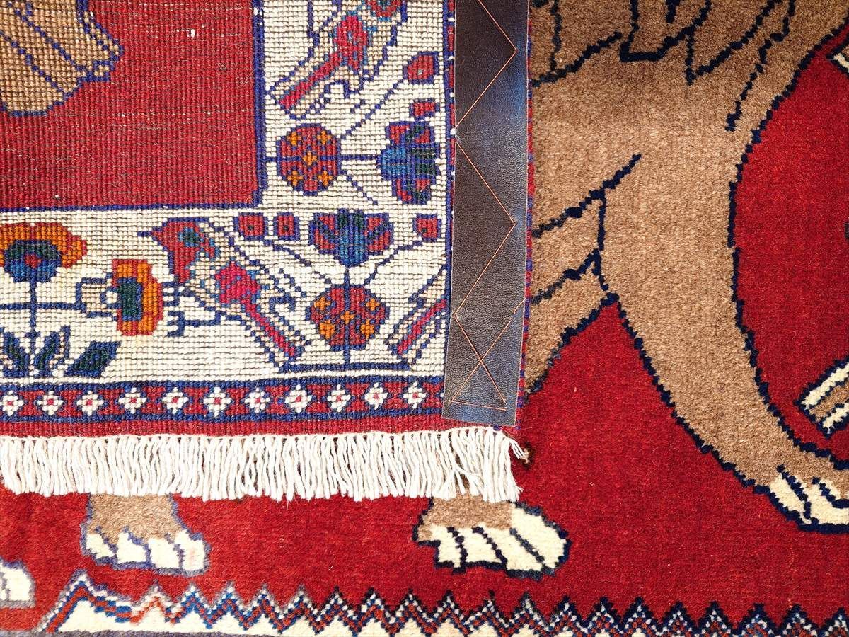 ライオンギャッベ 赤色