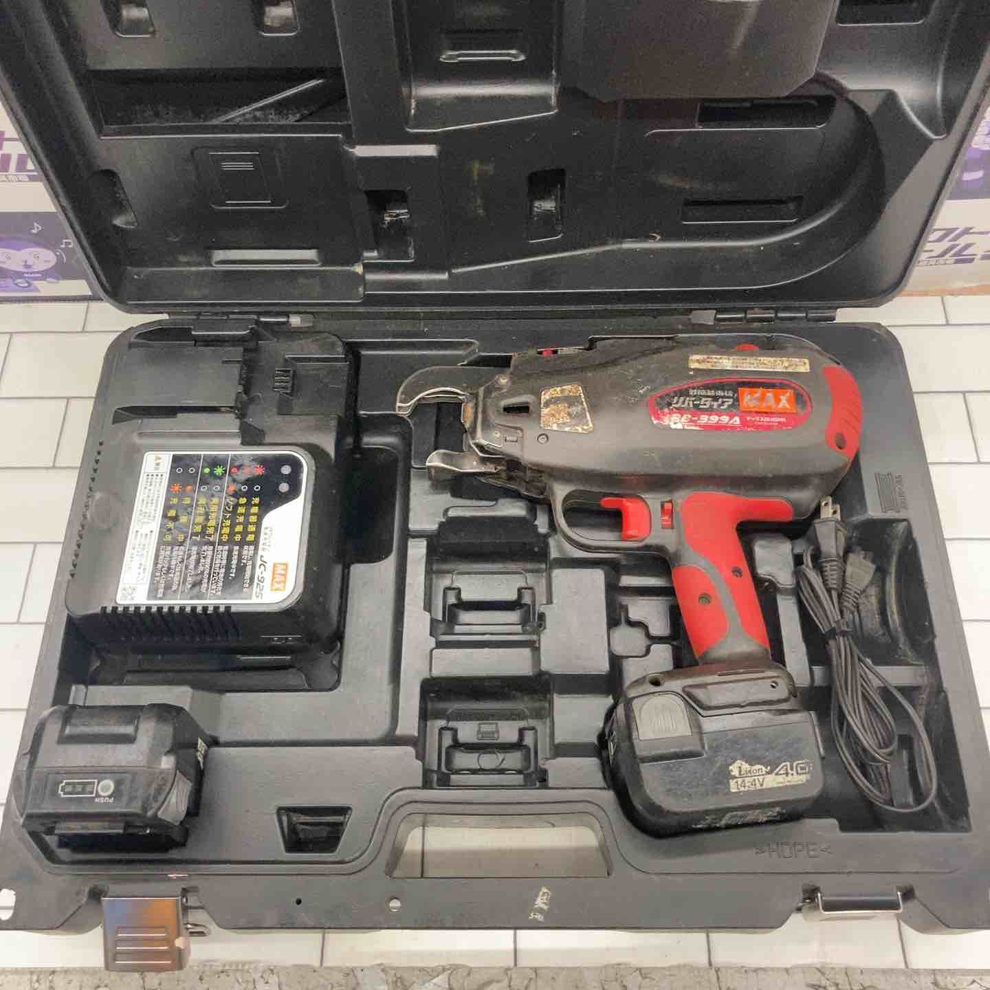 MAX マックス RB-399A 鉄筋結束機 リバータイヤ バッテリー2個 MAX マックス RB-399A 鉄筋結束機 リバータイヤ バッテリー2個
