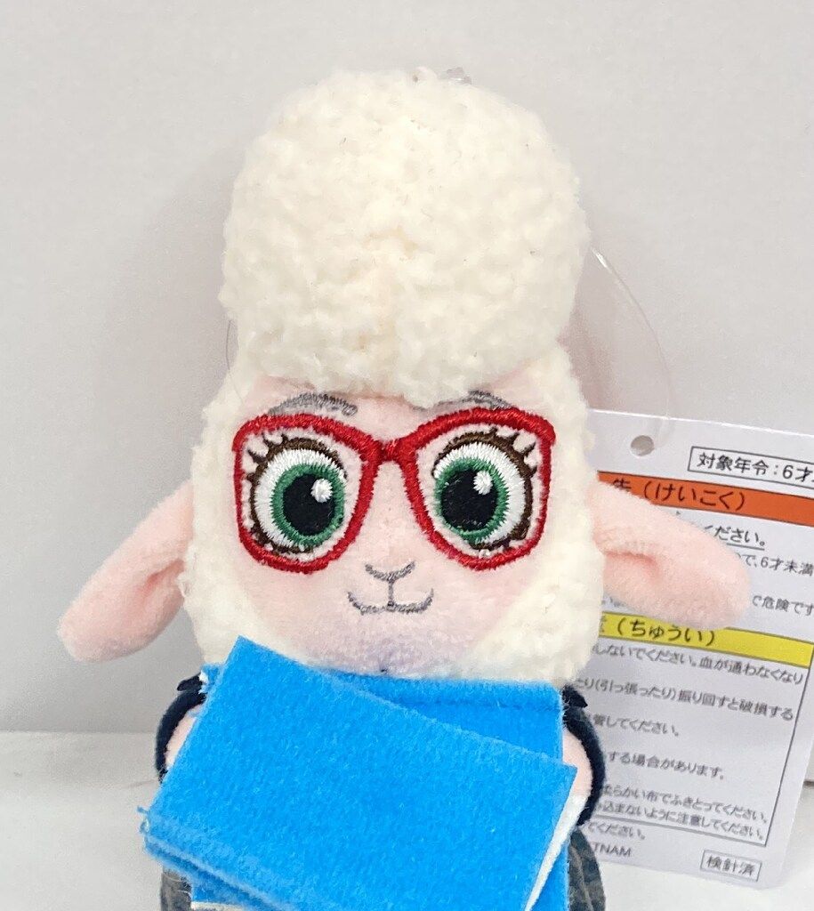 ズートピアヤックと副市長のベルウェザーぬいぐるみキーホルダーセットと缶ボックス ズートピア ベルウェザー 副市長 ぬいぐるみマスコット - メルカリ