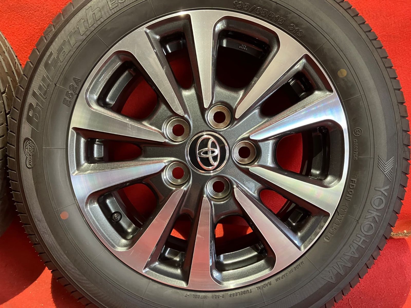 エスクァイア？　タイヤ付ホイール　1本　195/65R15 ジャンク品 中古サマータイヤホイールセット【195/65R15 YOKOHAMA E52