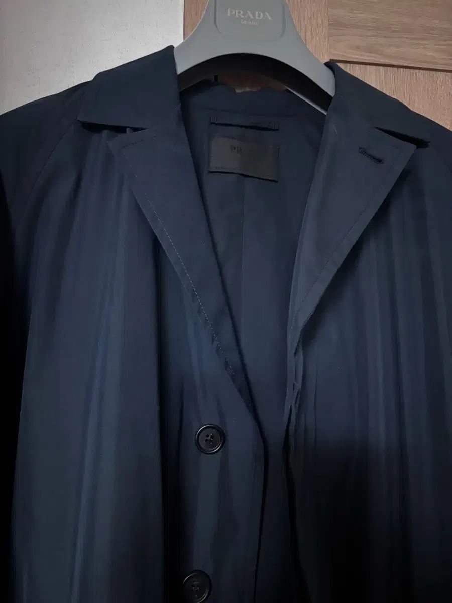 prada トレンチコート