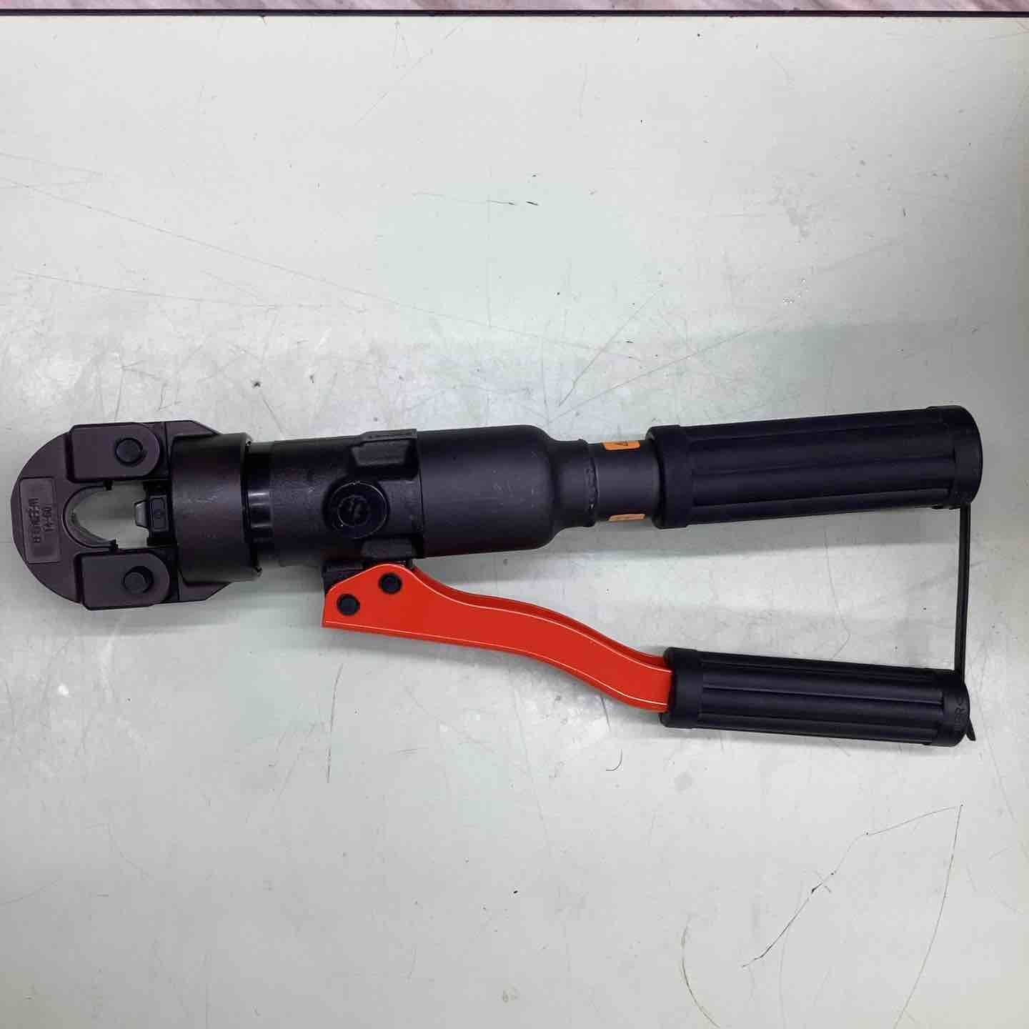 泉精器 IZUMI