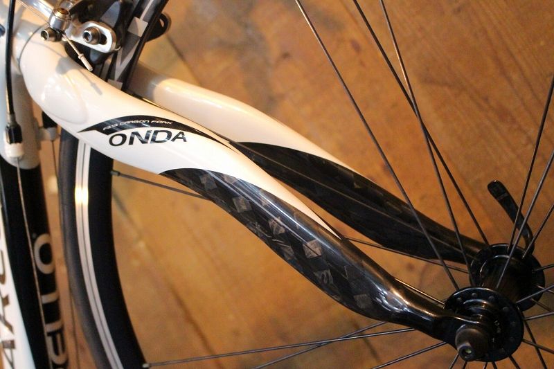 PINARELLO F3:13 カーボンフレーム　アルテグラ PINARELLO F3:13 カーボンフレーム アルテグラ 自転車