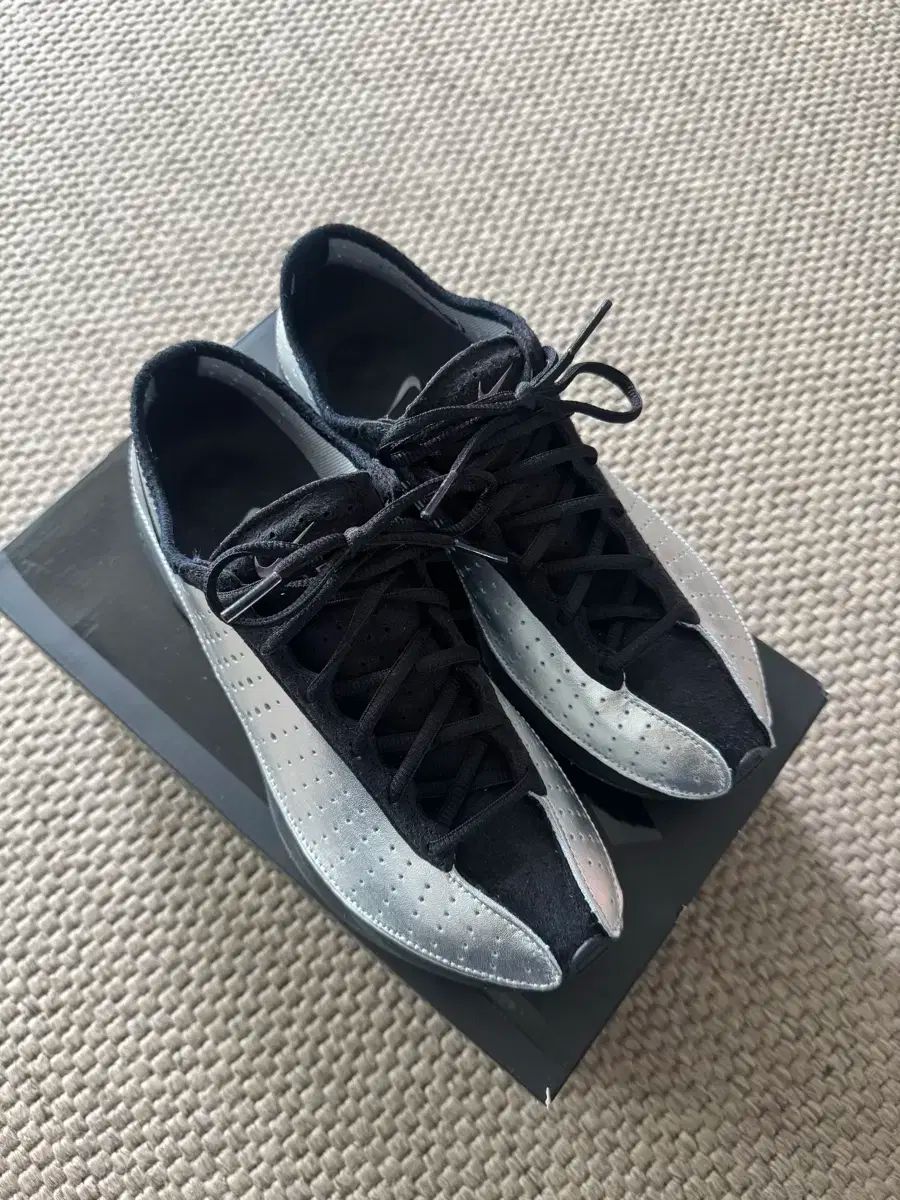 ナイキ エア スーパーフライ メタリック シルバー アンド ブラック