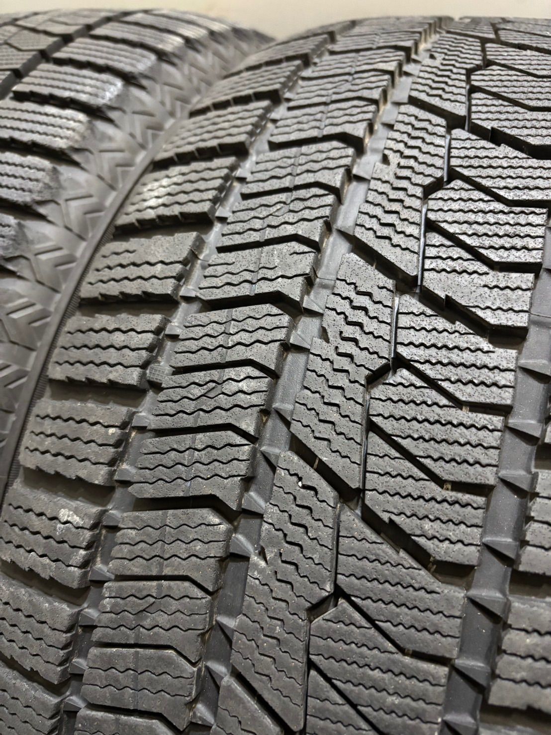 225/55R17 TOYO/OBSERVE GIZ2 20年製 スタッドレス 4本 XV セルシオ 