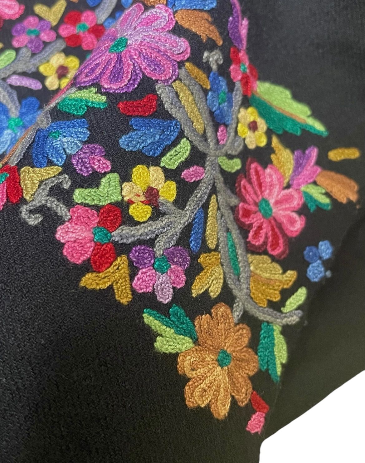 ピンクの花束デザイン大判ストール お花のデザインにフリルが