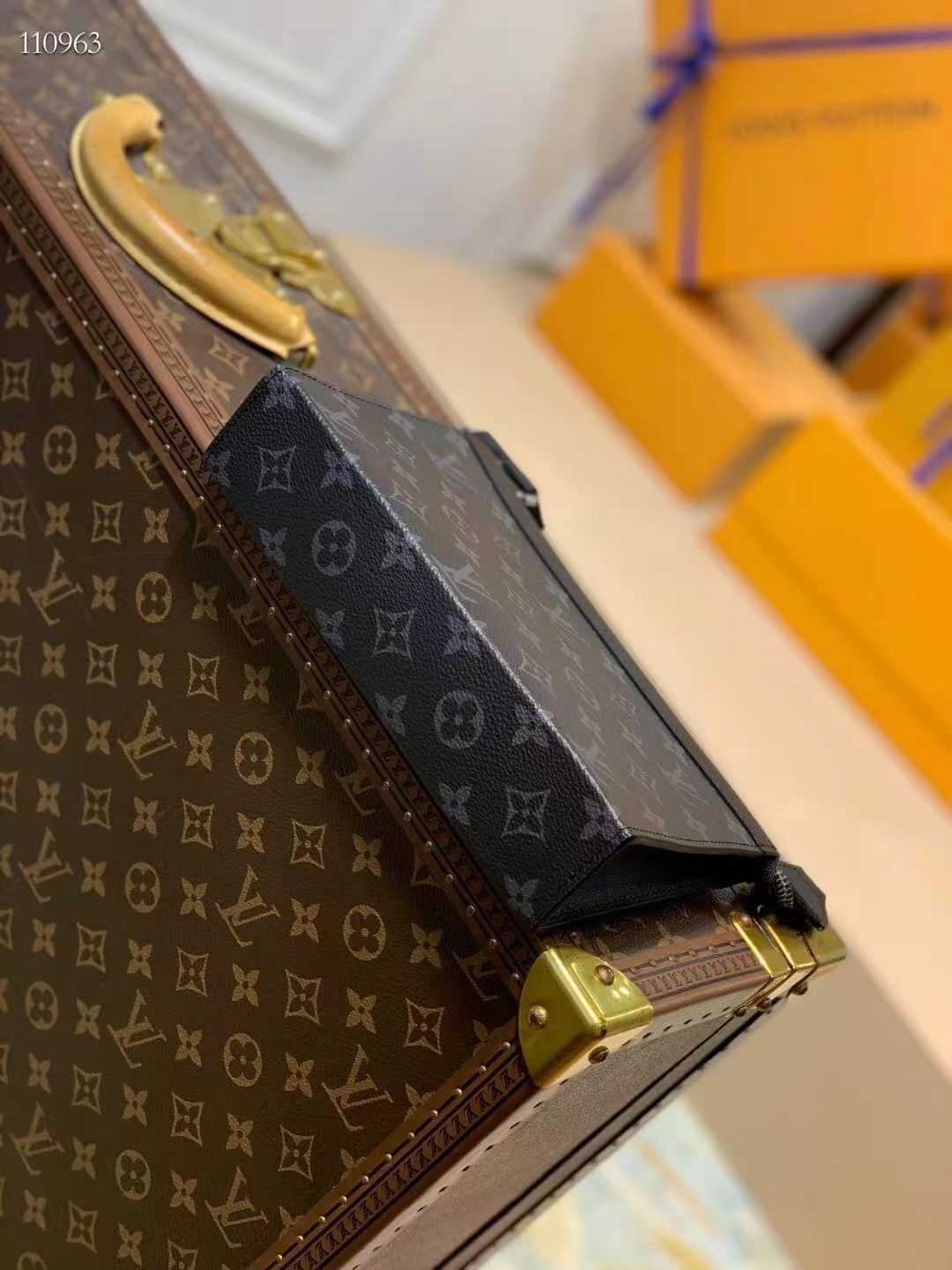 Louis Vuitton エクリプス　ガストン Louis Vuitton Gaston Wearable Wallet Monogram Eclipse M81124