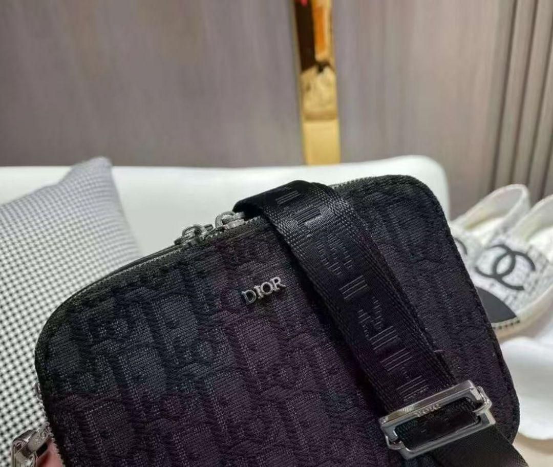 DIOR ショルダーバッグ ブラック Dior ブラックレザーショルダーバッグ - メルカリ