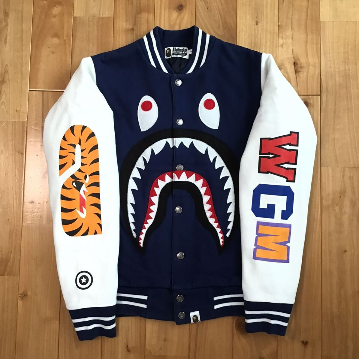A BATHING APEエイプレディース xs シャークスタジャン ネイビー SHARK SWEAT VARSITY JACKET Sサイズ Navy a bathing ape BAPE