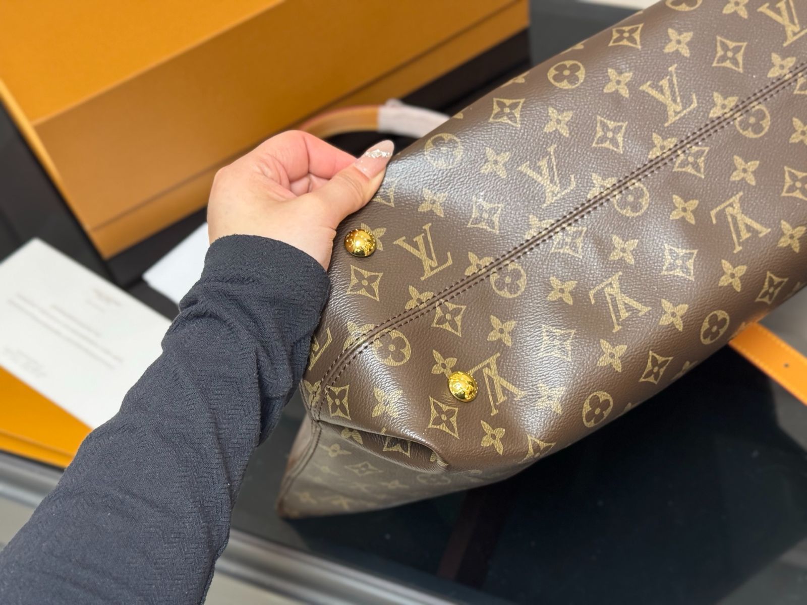 【シンプルで実用的】★LOUIS VUITTON★Bumbag ショルダーバック LE 5 À 7 Louis Vuitton BUMBAG(ルイヴィトン バムバッグ