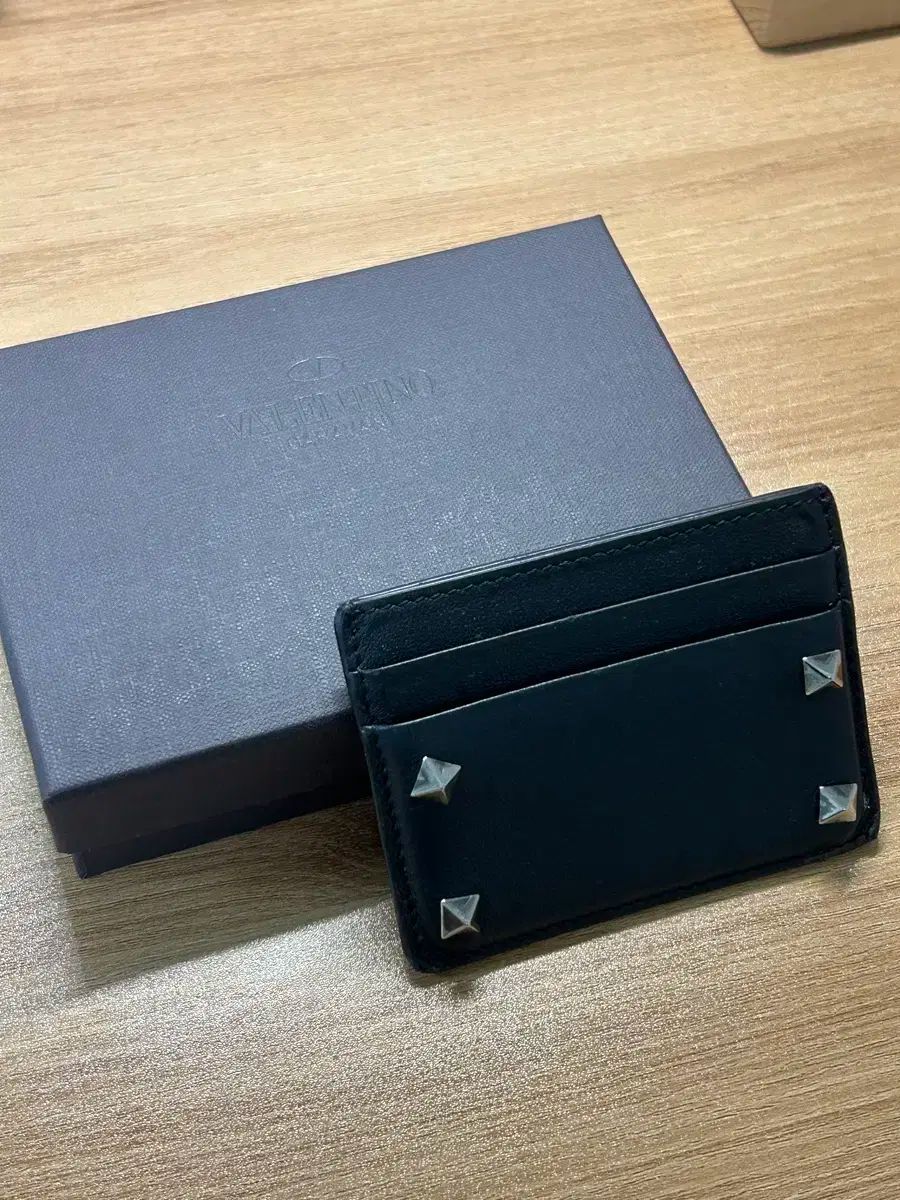 Valentino ヴァレンティノ ロックスタッズ カードウォレット 付属品完備