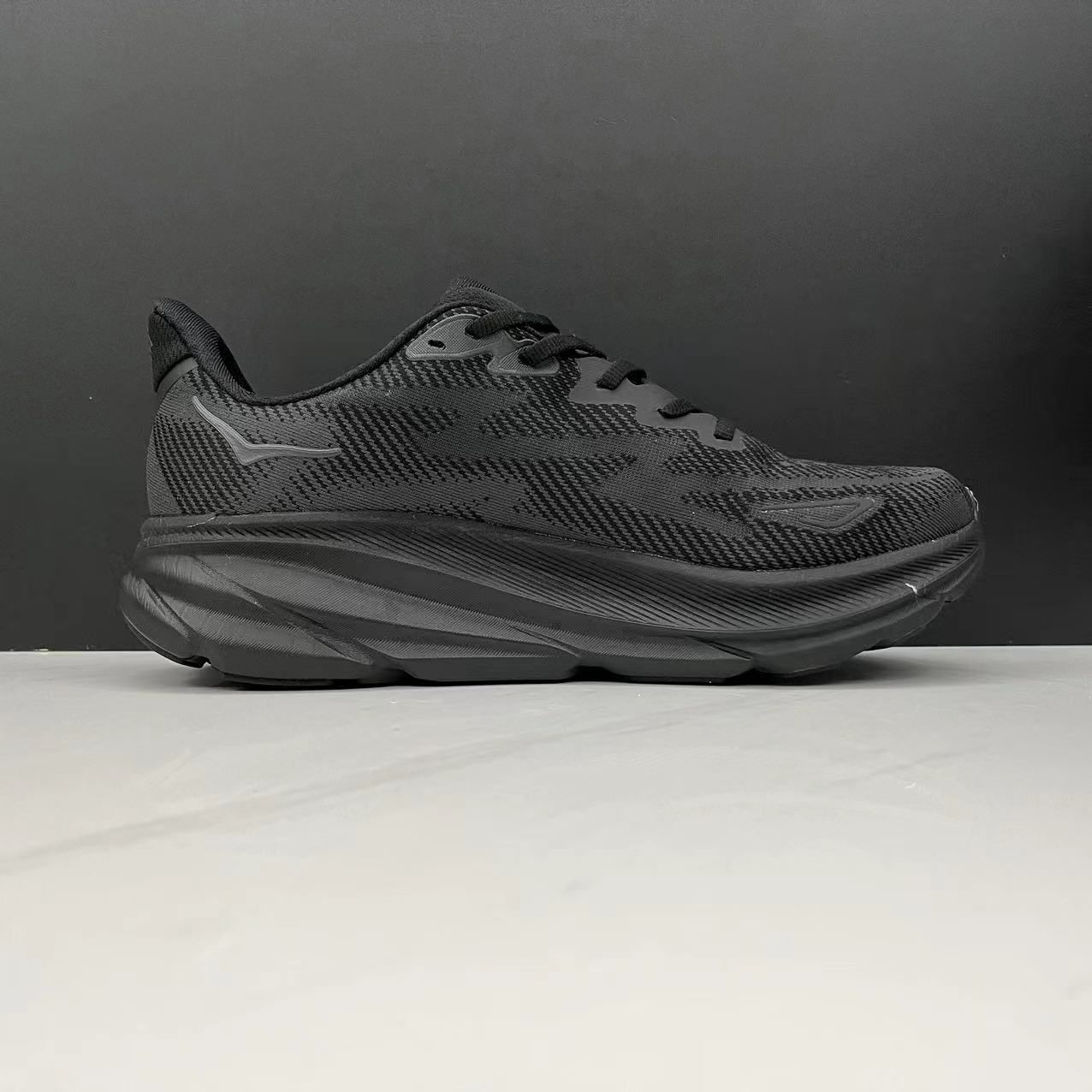 CLIFTON9 Black