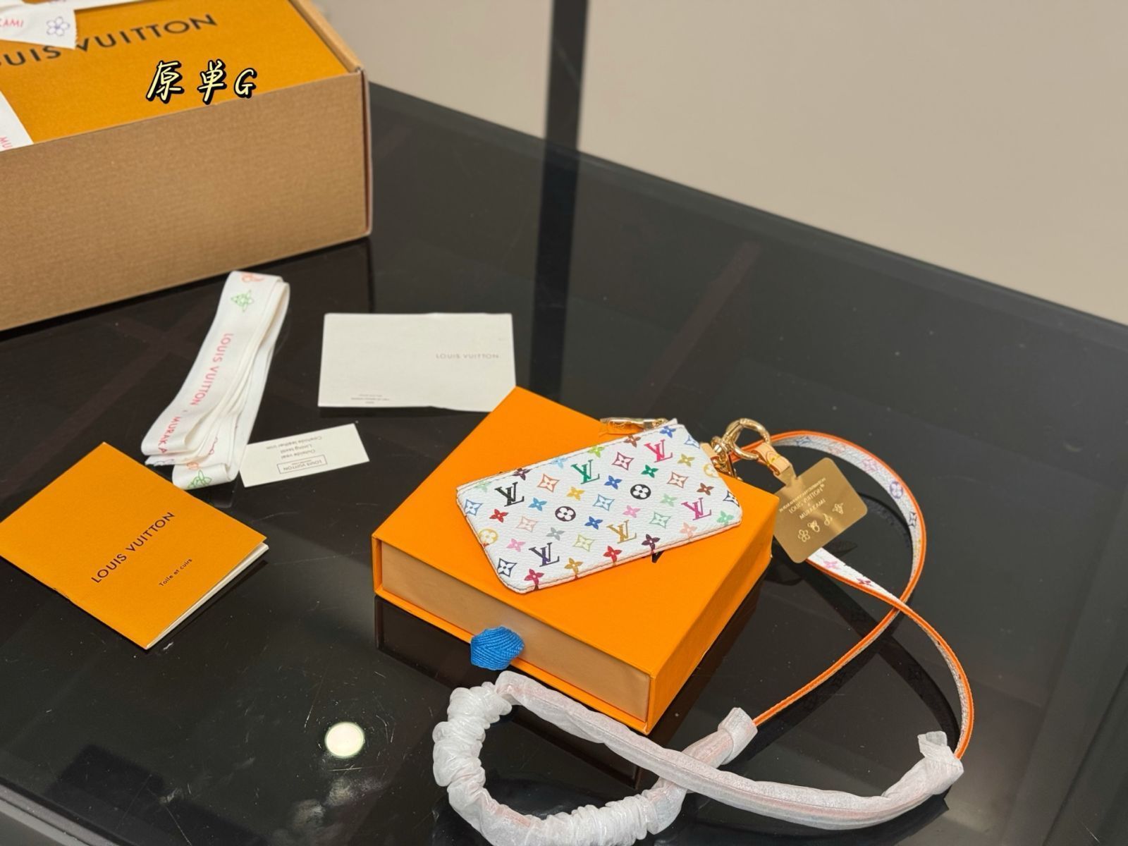 【フラワーチャームが◎ /コーラル】Louis Vuitton カードケース 新着 ルイ・ヴィトン × 村上隆 カタログ｜ルイ・ヴィトン 公式サイト