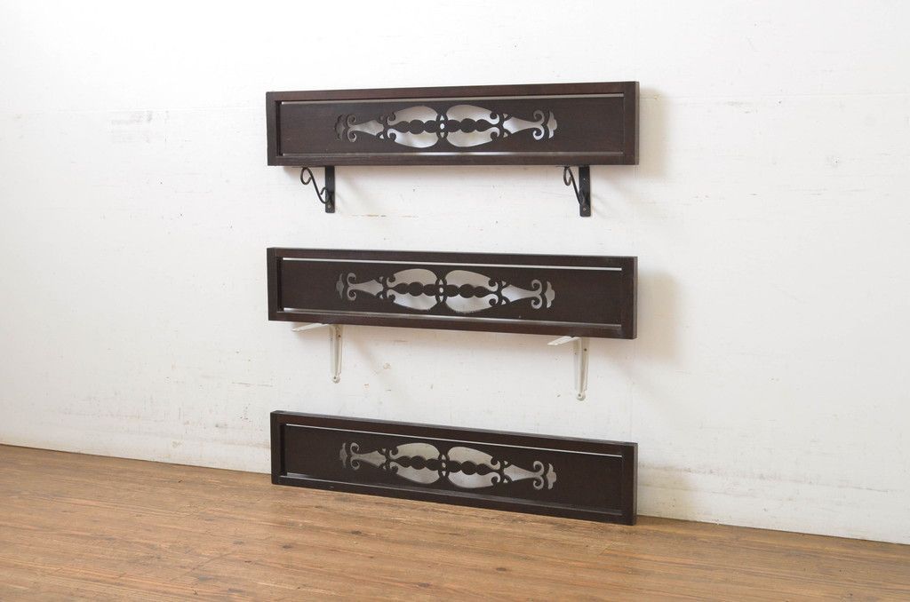 現状販売 小さな欄間3枚セット アンティーク建具 透かし彫り 明かり取り 明り取り 4～7営業日前後で発送 修理加工希望の方3ヶ月程で発送 R-064331