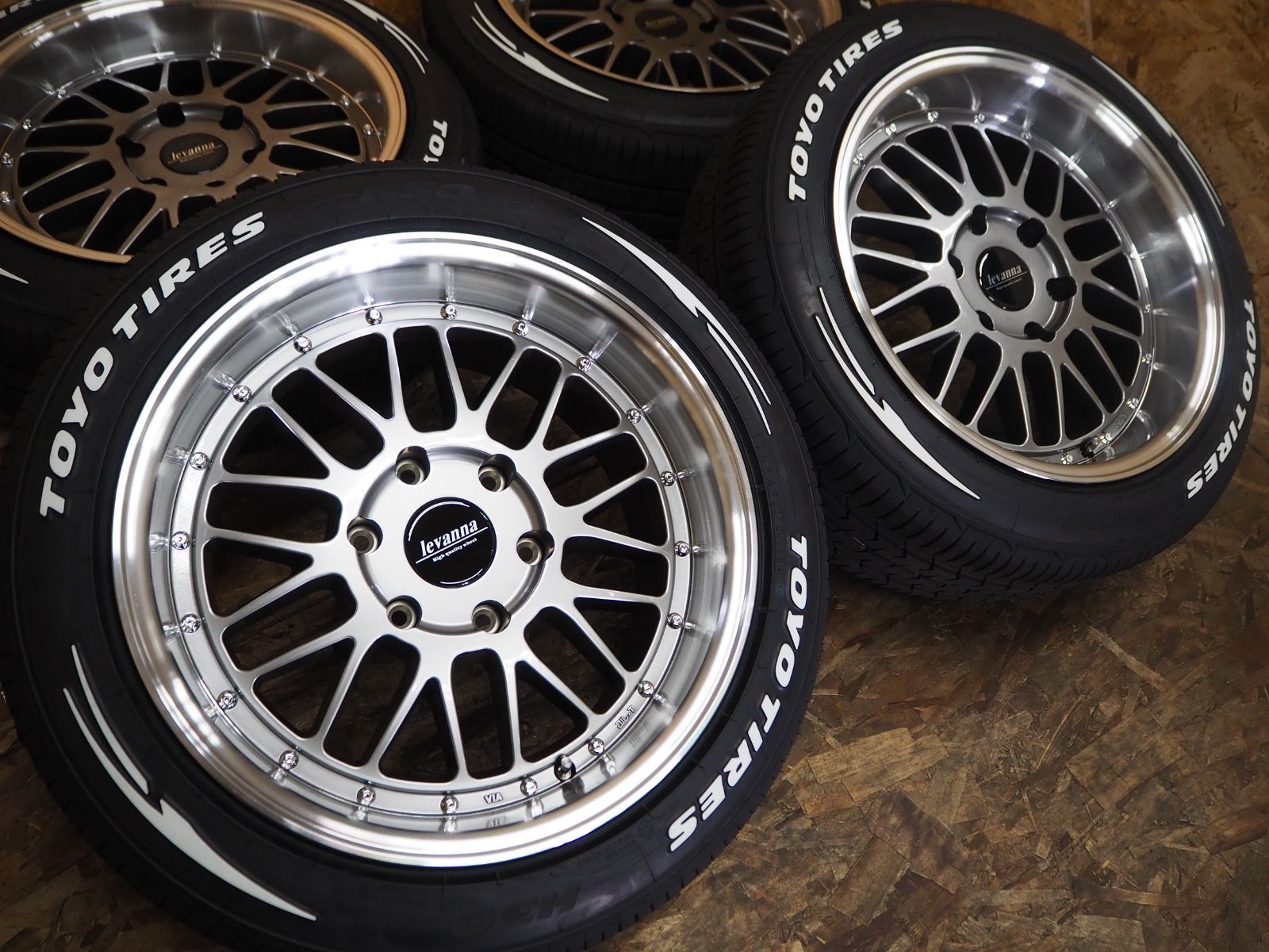 levanna v10LTH ホイール 新品☆オーバーフェンダー ツライチ設定☆高級 メッシュ 深リム