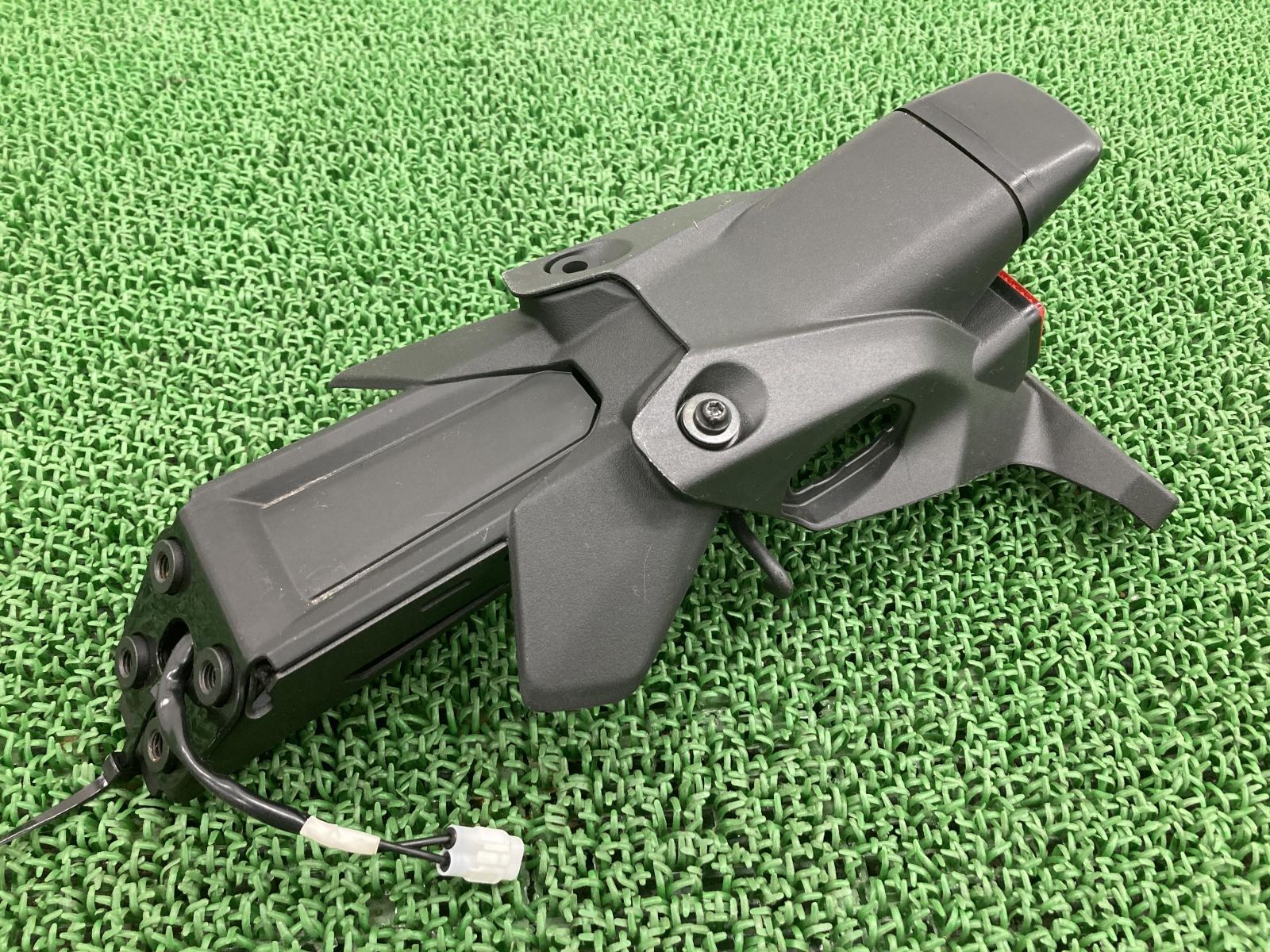 希少　ロッカー ZX－25R リアフェンダー カワサキ 純正 中古 バイク 部品 ZX250E