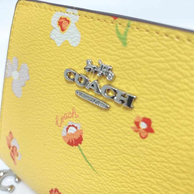 COACH 折りたたみ財布 イエロー 花柄 フローラル C8703 - メルカリ