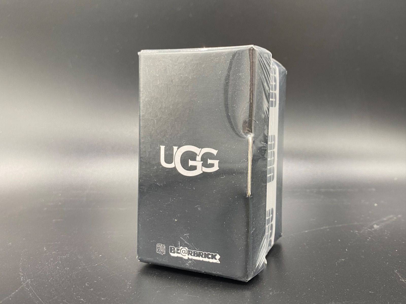 【非売品】UGG ベアブリック 綿が詰められた「UGG × BE@RBRICK 400%」が1000%の大型になって6