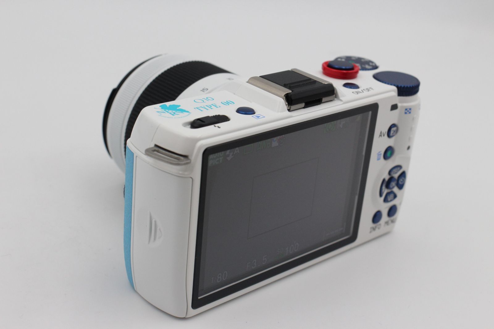 極上品☆PENTAX Q10 ズームレンズキット エヴァンゲリオンモデル