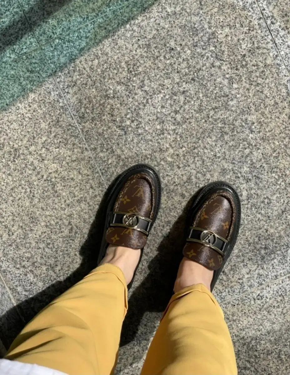 アカデミー ローファー