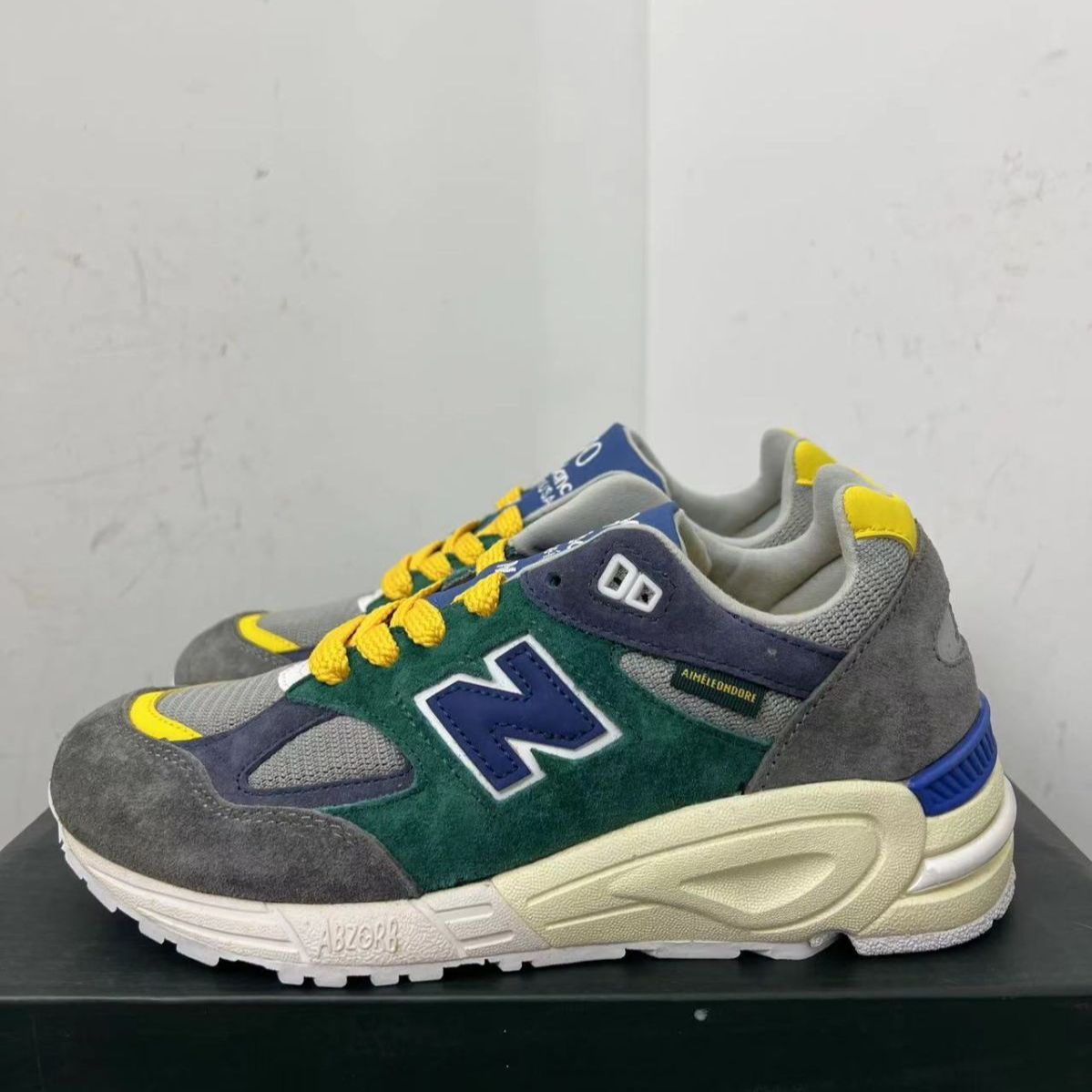 新品未使用ニューバランス AIME LEON DORE x New Balance NB 990 V2 スニーカー