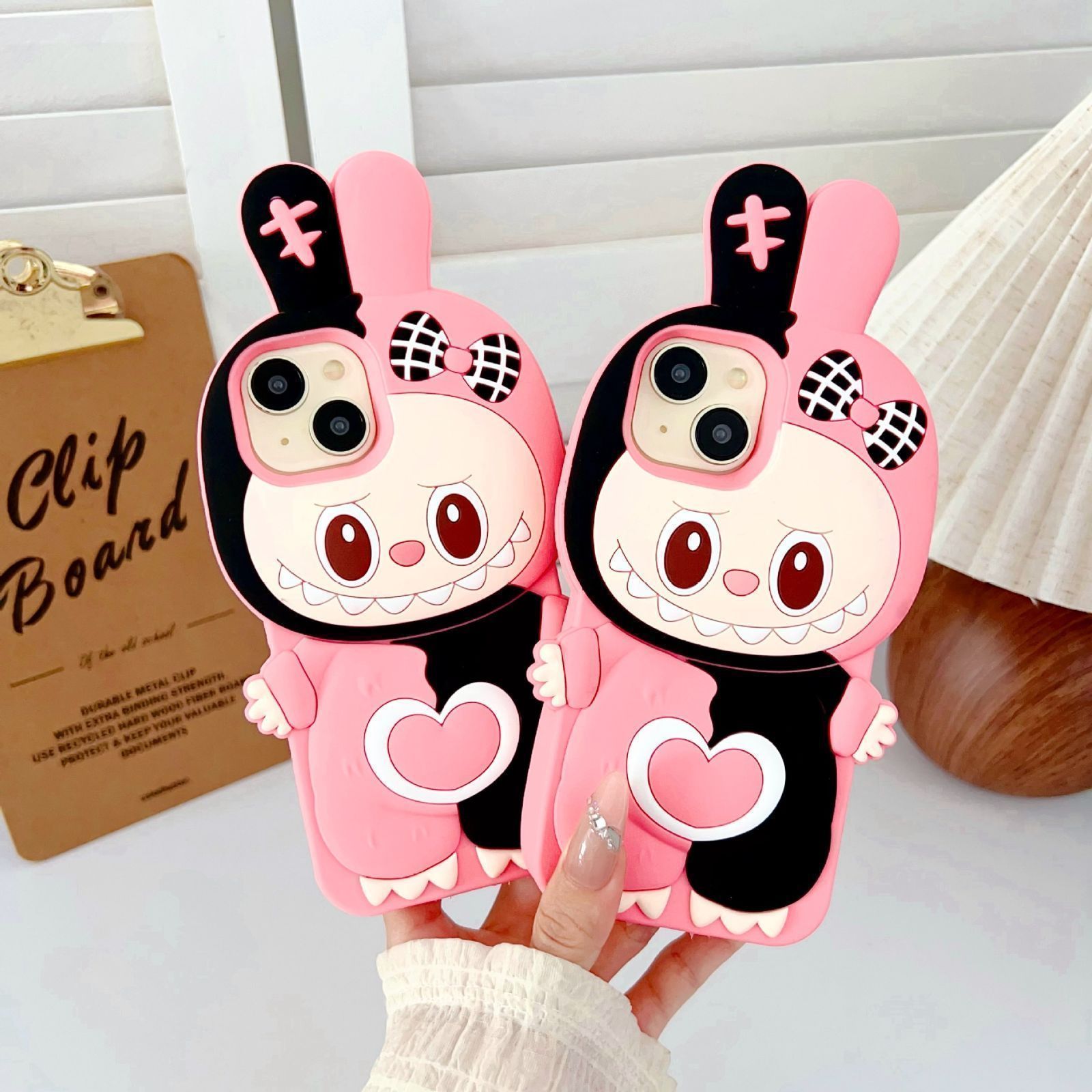 新品 iPhone16proケース ピンク ラブブ iphoneケース
