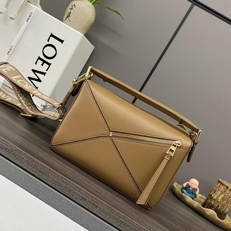 ロエベ LOEWE ゲートポケット アナグラム ブラウン ソフトカーフ 新品