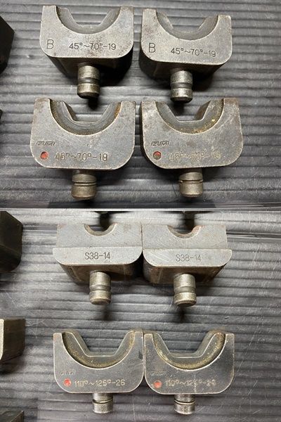 型番不明 油圧ヘッダー