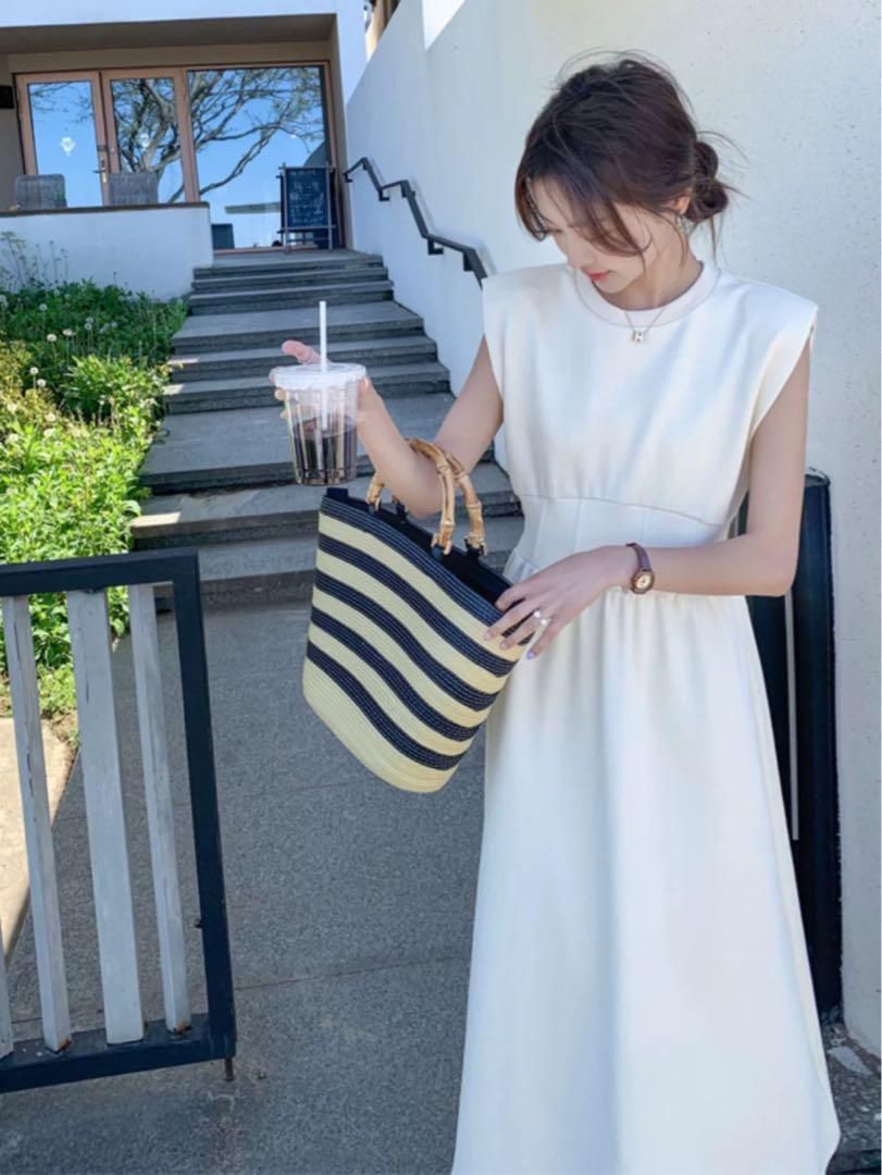 エレガント夏ワンピース??ロング丈 シンプル お出かけデートに エレガント夏ワンピース??ロング丈 シンプル お出かけデートに