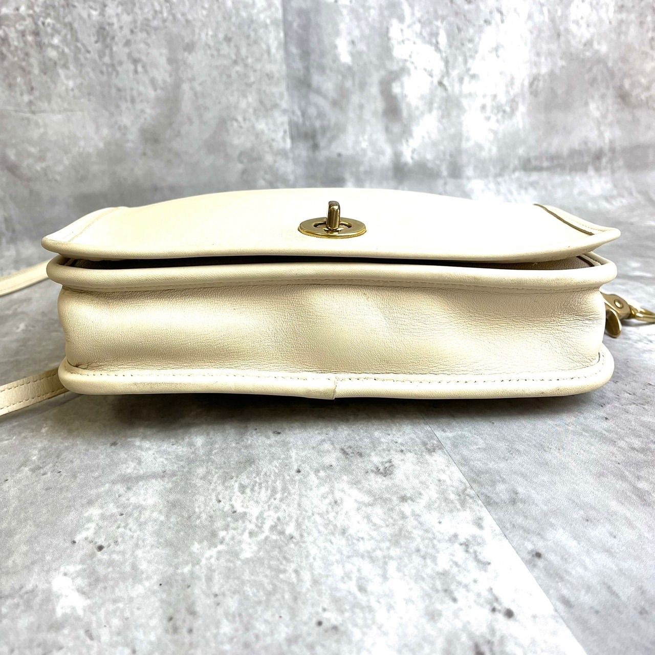 ✨良品✨OLD COACH オールドコーチ ポケットパース ショルダーバッグ