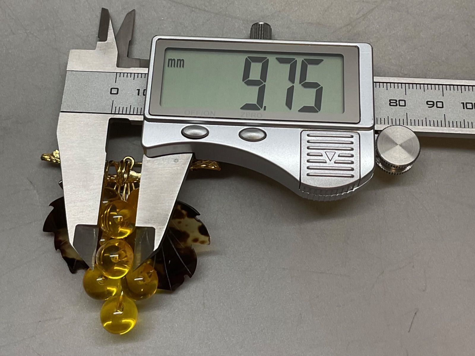 琥珀 べっ甲 ブローチ 本べっ甲 琥珀 きつつき ブローチ（のし等ギフト対応無料）落下