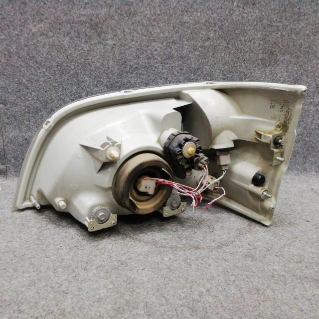 ダイハツ ハイゼットトラック S211P S201P 右ヘッドライト