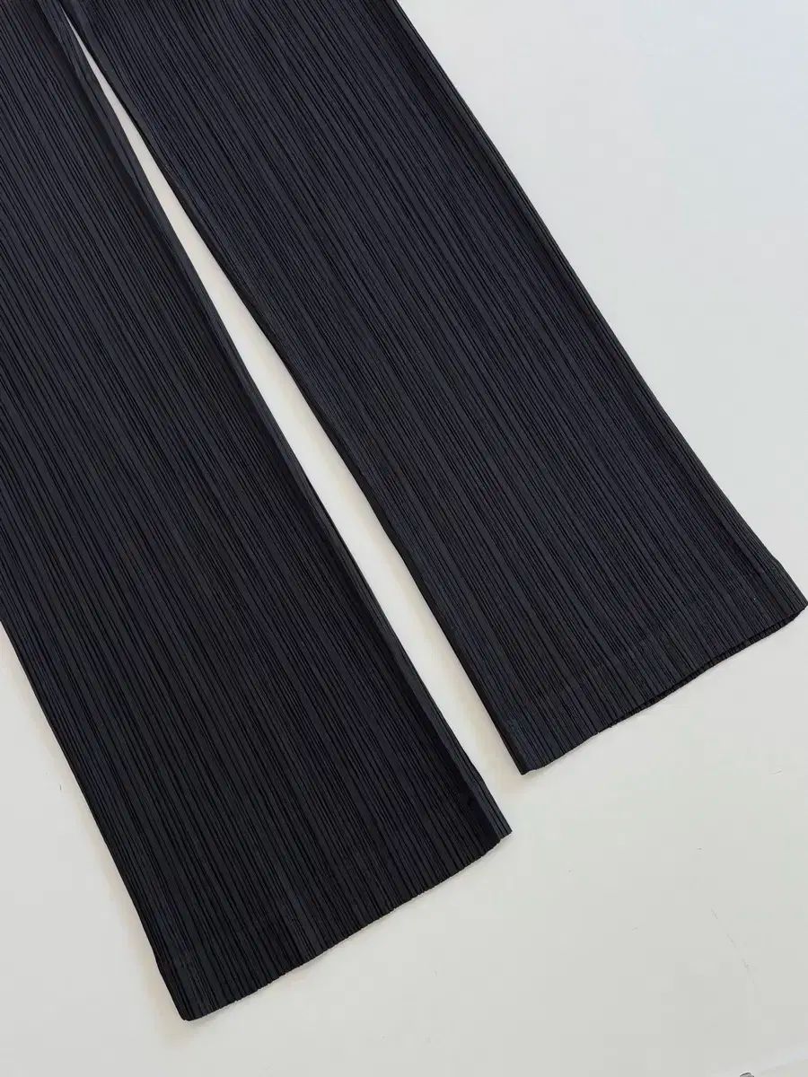 Pleats Please PLEATS PLEASE(プリーツプリーズ) ブラックカラー パンツ