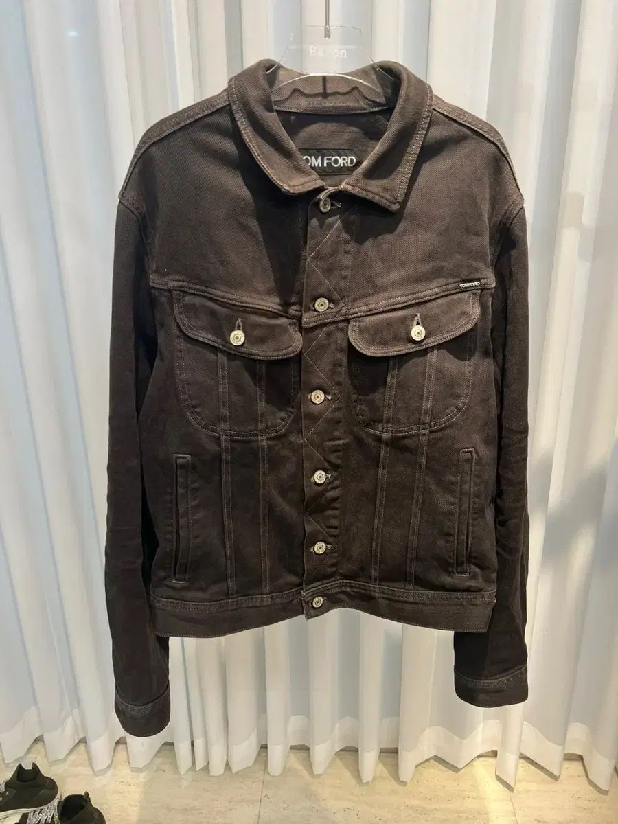 [美品]TOM FORD ブラックデニムジャケット Lサイズ 美品]TOM FORD ブラックデニムジャケット Lサイズ JAPANESE