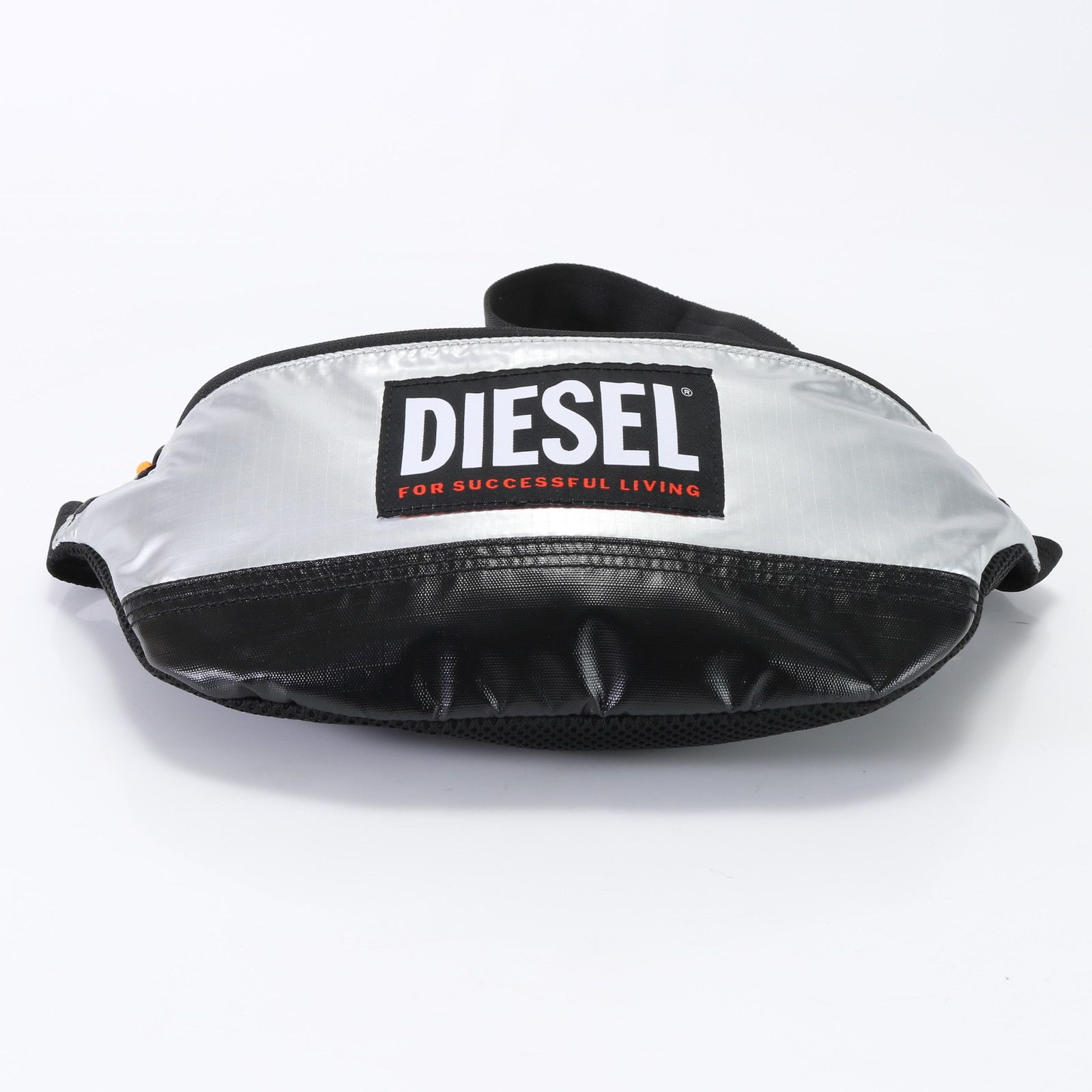 美品 DIESEL ディーゼル シルバー X08030 2WAY ボディバッグ 斜め掛け 