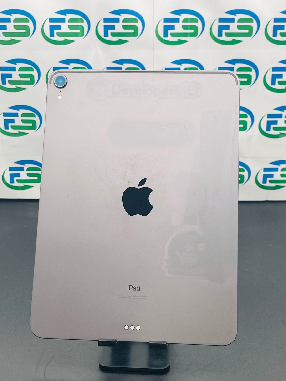 iPad Pro 11インチ 第1世代 Wi-Fi 256GB スペースグレイ MTXQ2J/A ランクB