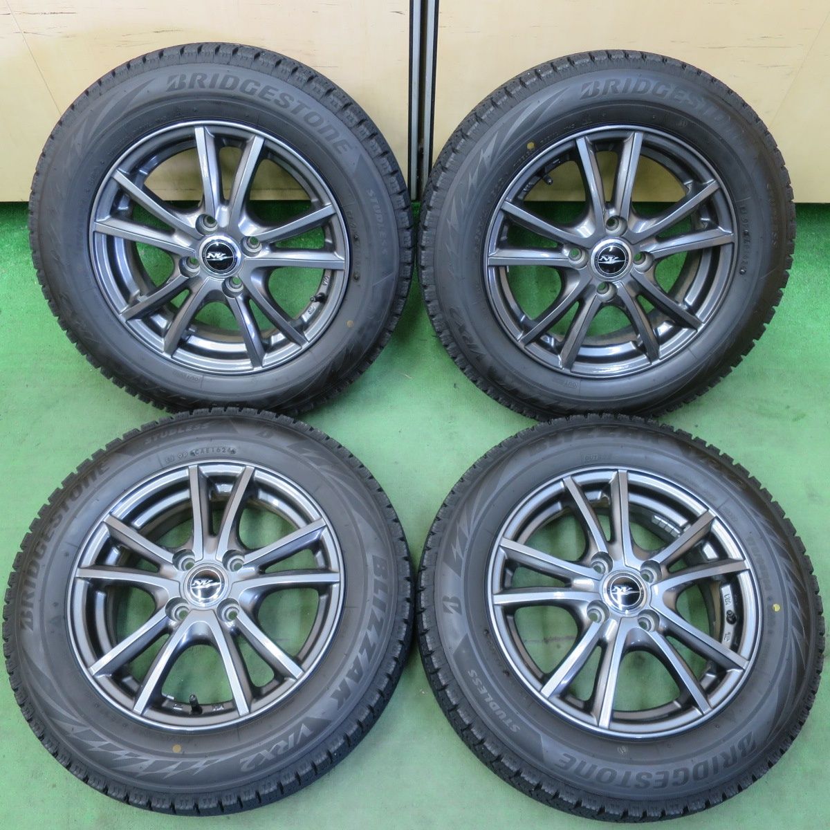 バリ溝 24年 キレイ ほぼ10分 スタッドレス 175|65R14 ブリヂストン ブリザック VRX2 NIRVANA NV ニルヴァーナ ニルバーナ 14インチ PCD100|4H 5050508イス