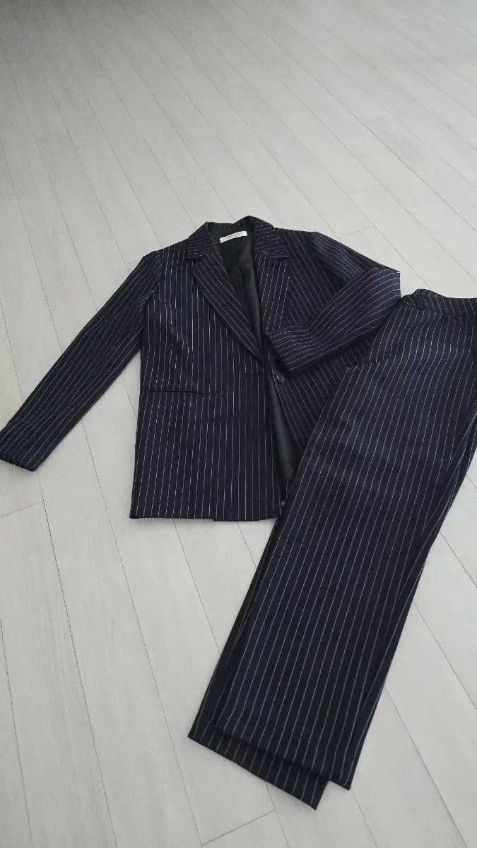 BURBERRY（スーツジャケット）のフリマアイテム一覧 90sバーバリー