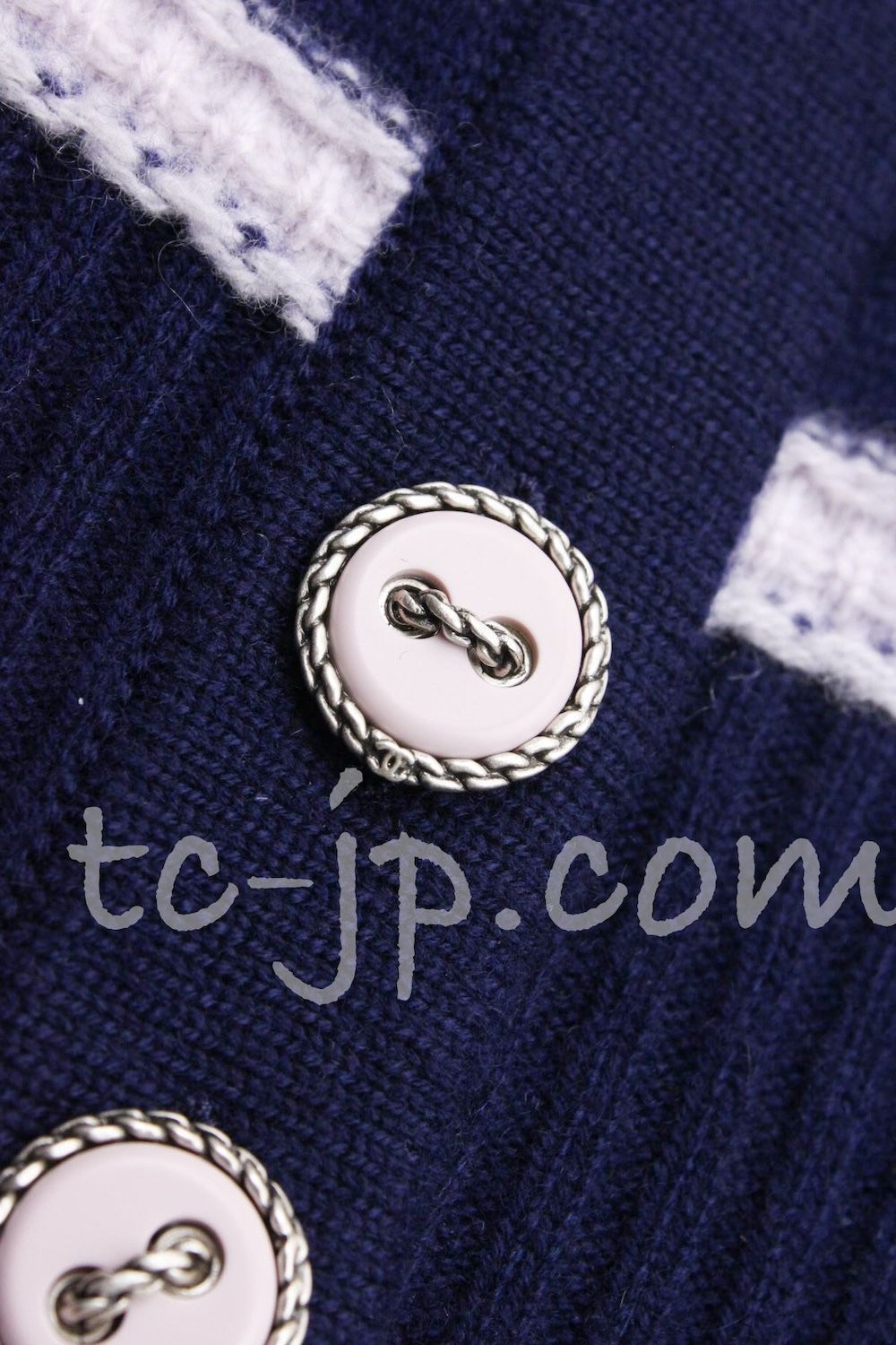 売れ筋商品|||シャネル カーディガン CHANEL 74万 ブルー ストライプ ボーダー カシミア100 ニットワンピース 超美品 34 36 楽天市場】[中古] シャネル カーディガン CHANEL 74万 ブルー