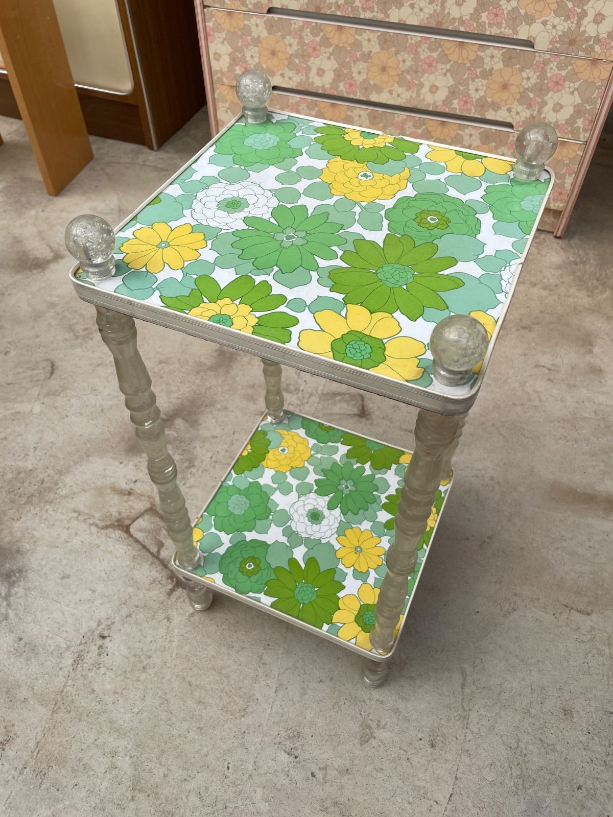 昭和レトロ レトロポップ 花柄ワゴン 台 飾り棚