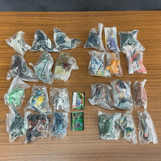 ♥保管品 バンダイ ゴジラ 4 6 ガメラ 3 HGシリーズ フィギュア コンプリートセット 4種類 計24体 円谷英二セレクション 人形 | 514285