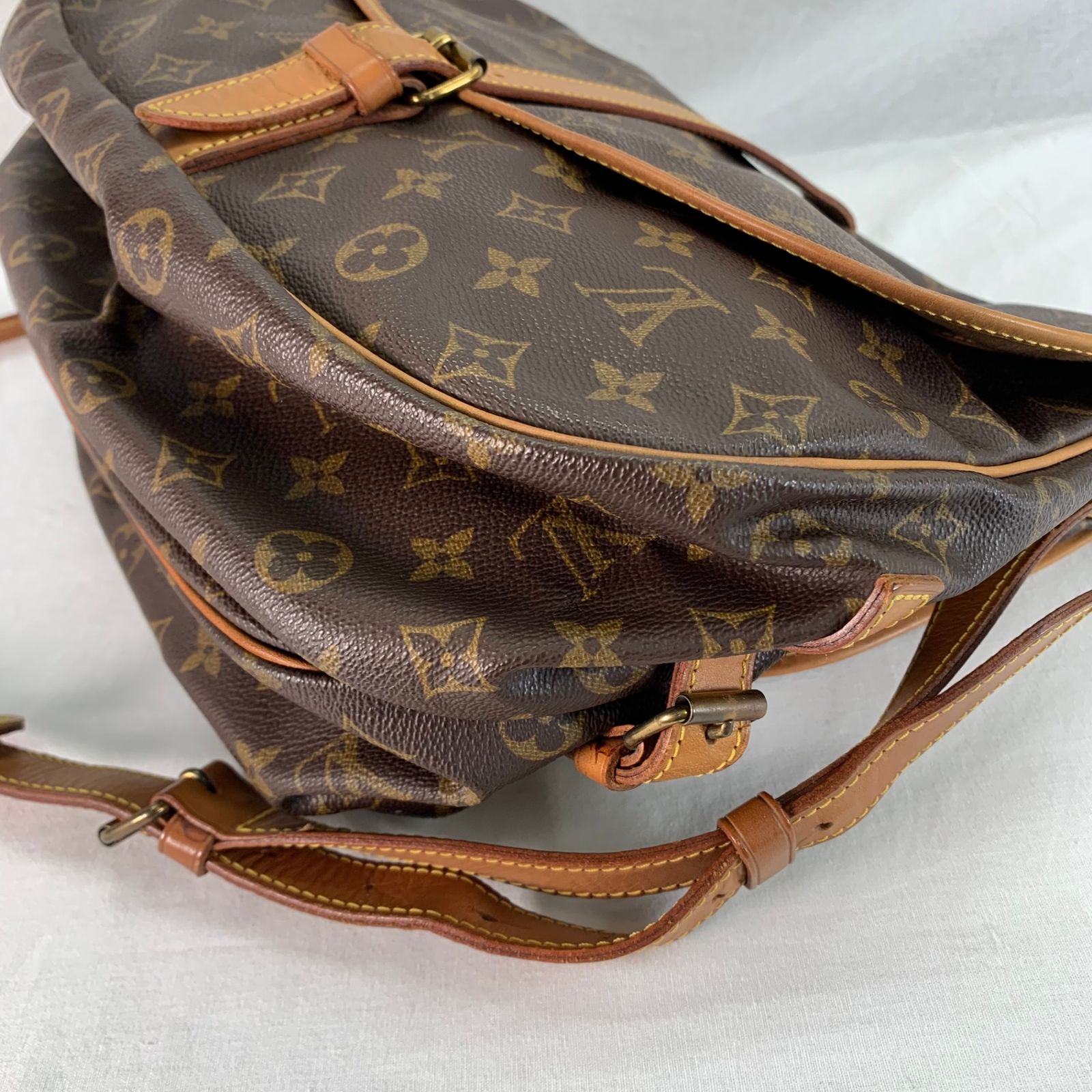 LOUIS VUITTON ルイヴィトン モノグラム ソミュール35 ショルダーバッグ M42254 ＊訳アリ ボタン留め破損 ベルトヒビ＊