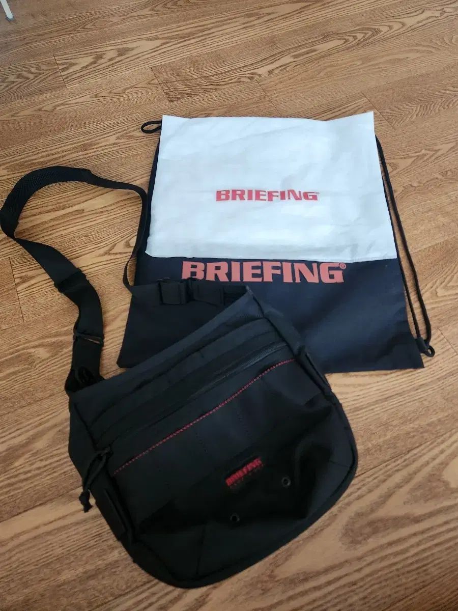 BRIEFING 保冷ショルダーバッグ ブラック ブリーフィングBRIEFING 保冷