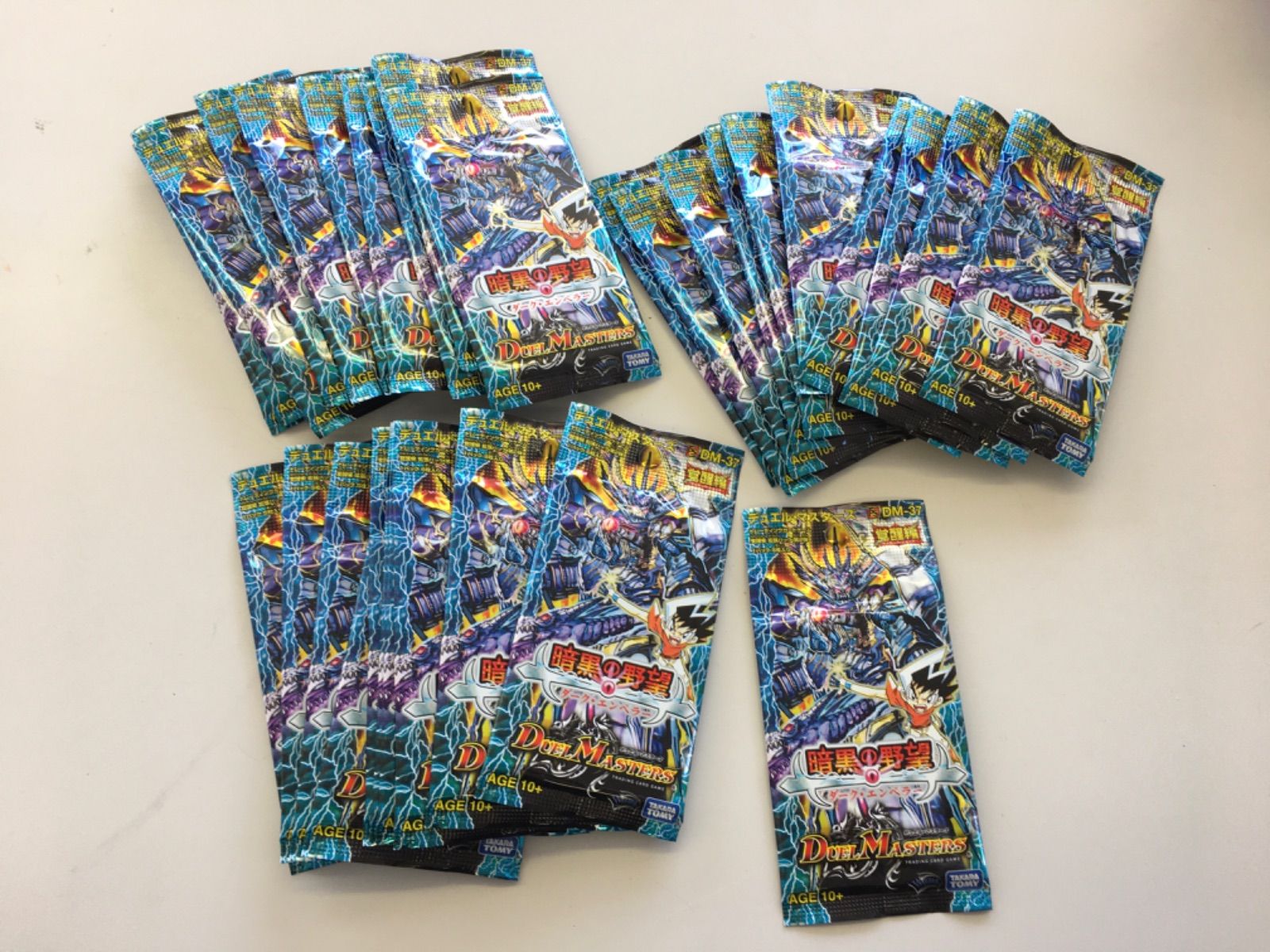 デュエルマスターズ DM37 暗黒の野望 未開封パック 31パック - メルカリ