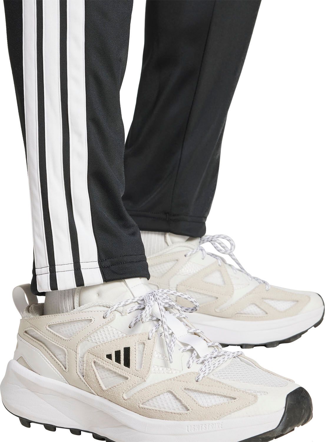 adidas スポーツウェア