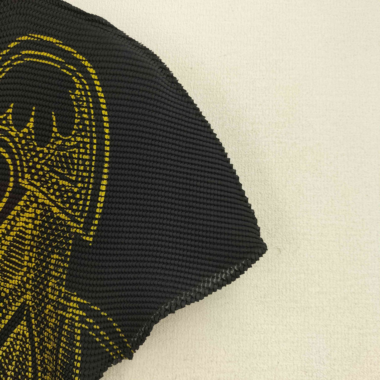 ミー イッセイミヤケ me ISSEY MIYAKE 22aw 総柄 ワッフルプリーツ