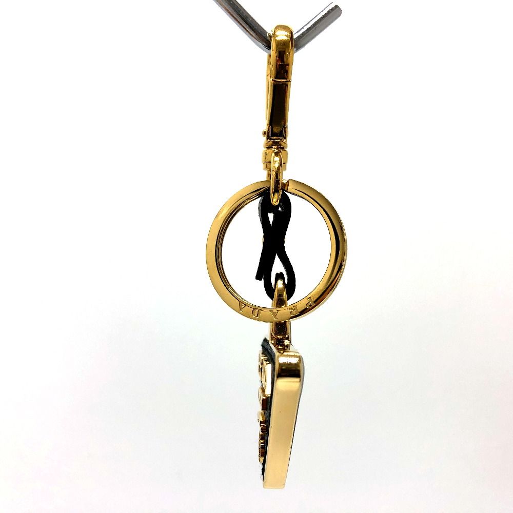 PRADA プラダ キーリング 三角ロゴ プレート GP - メルカリ