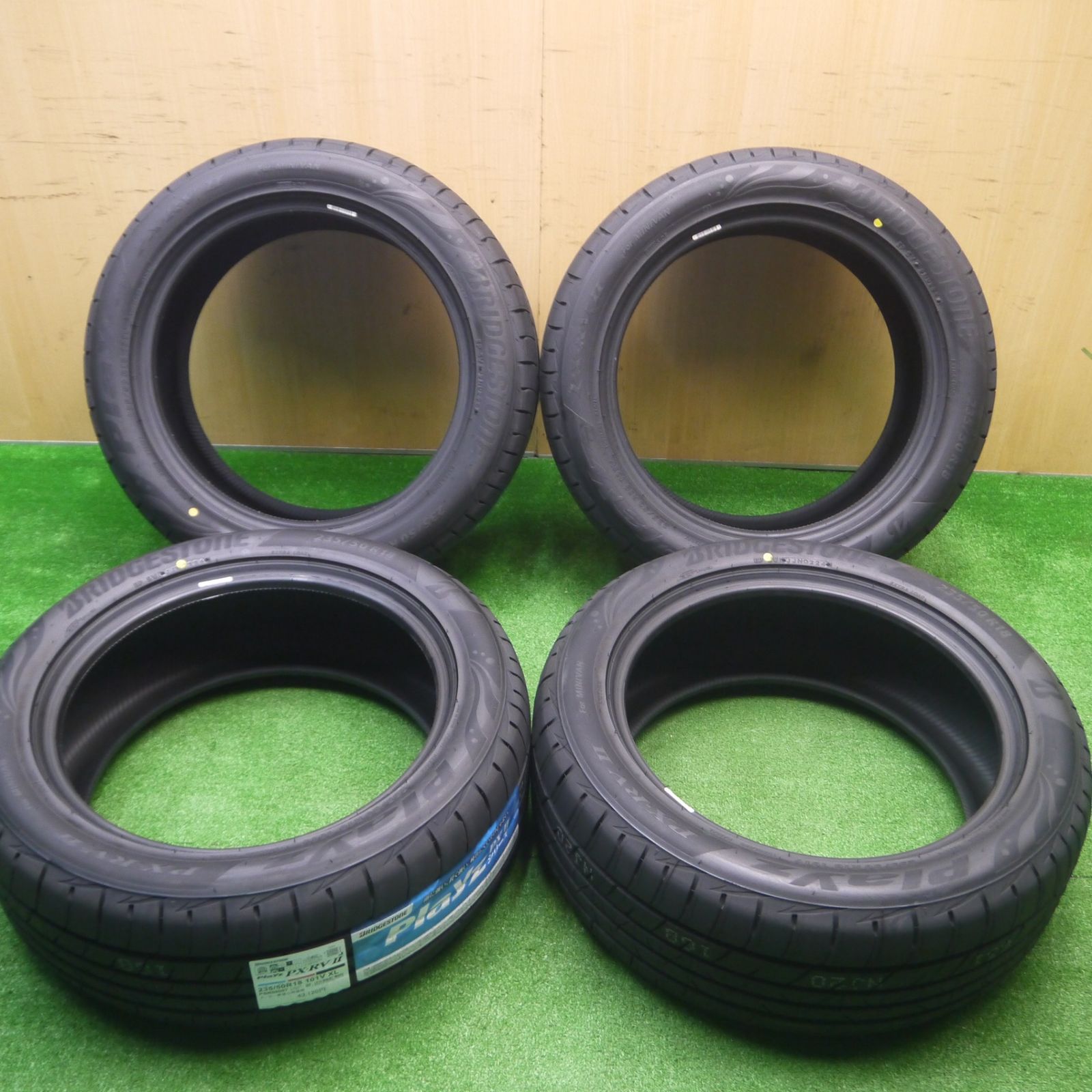 *送料無料* 未使用！24年★235/50R18 ブリヂストン プレイズ PX-RV2 タイヤ 18インチ アルファード ヴェルファイア 等★4090601Hノタ